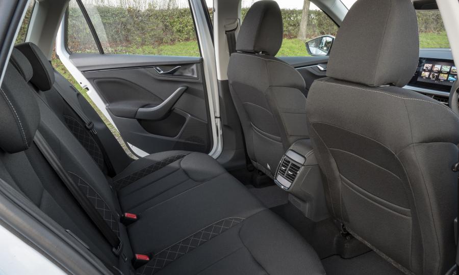 Интерьер Skoda Kamiq 2019 года  (UK) (фото 37 из 40)